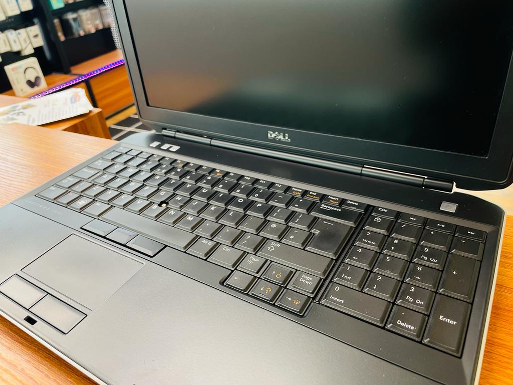 Dell Latitude E5530 - Workstation