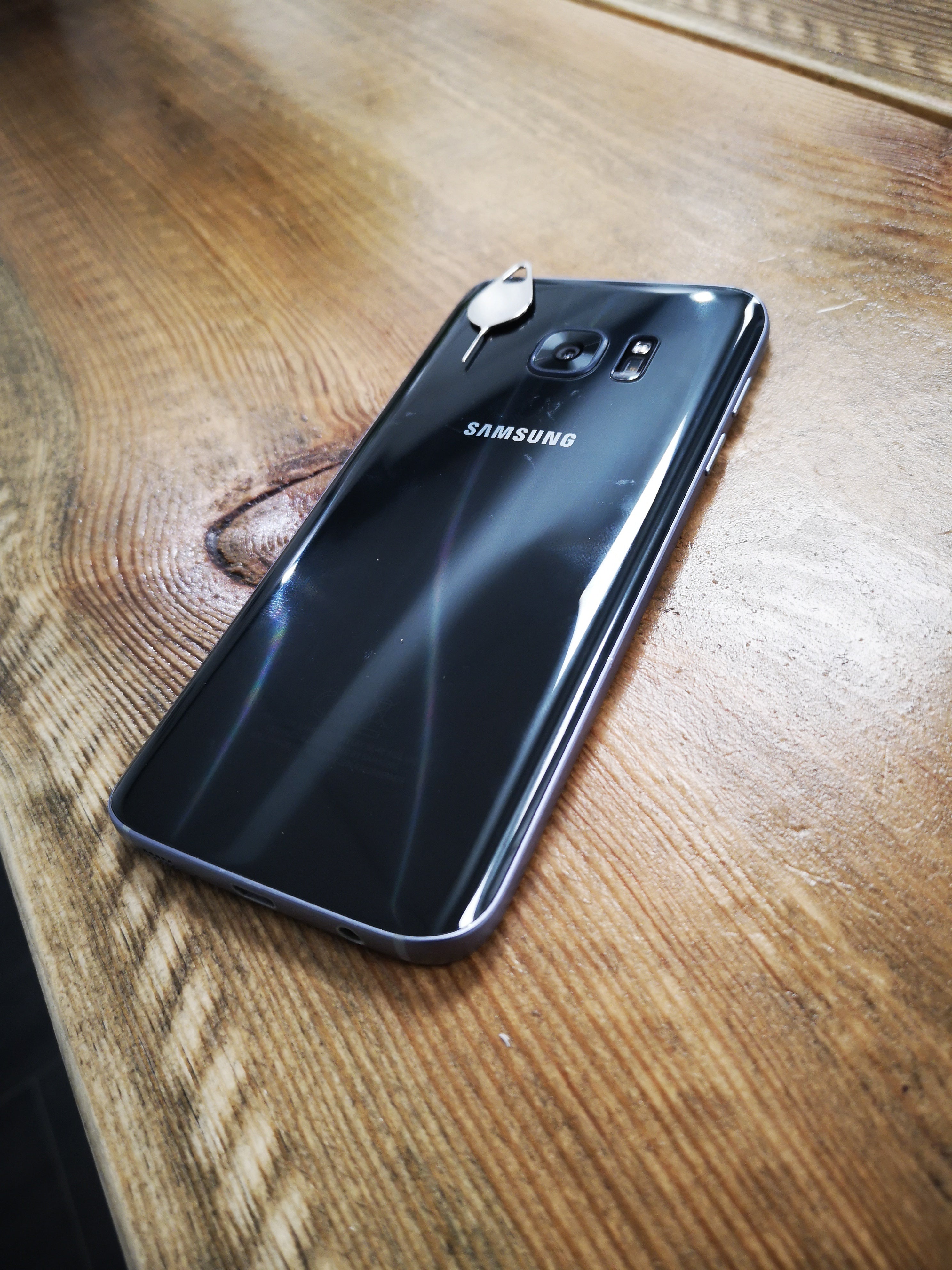 Samsung galaxy S7 (32 gb) Grade A - Simtek World
