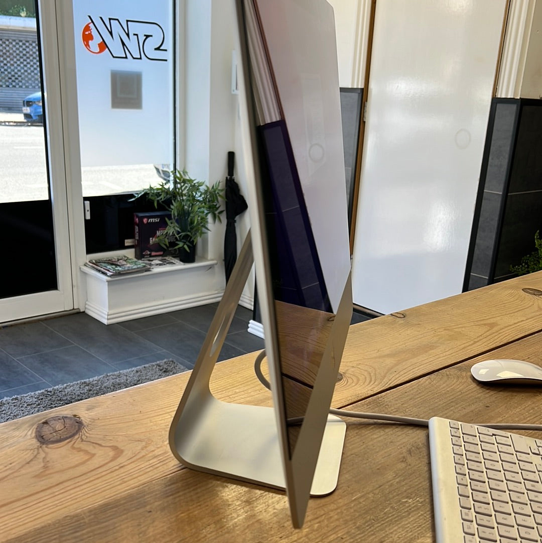 iMac - 21.5 inch -4k -1TB SSD- 16gb RAM