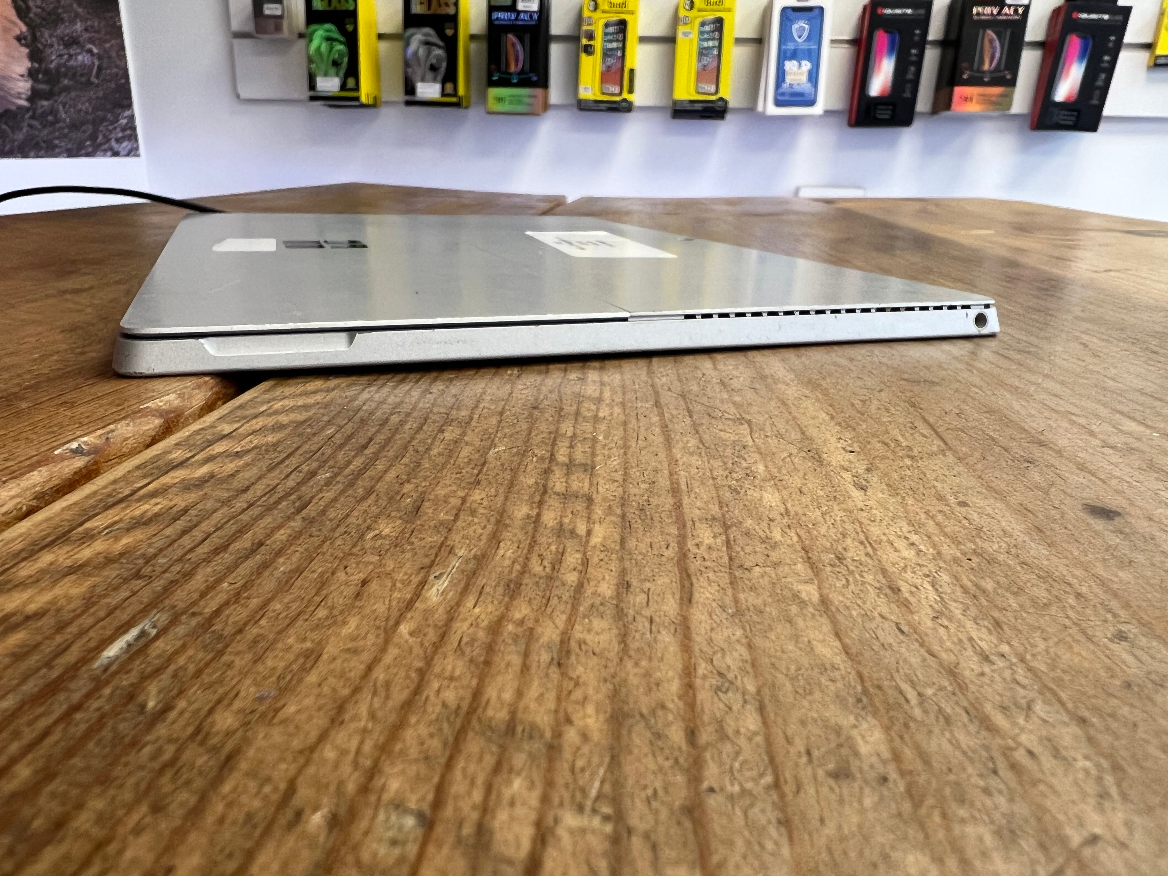 Surface Pro 4 - 4gb Ram - 128gb SSD